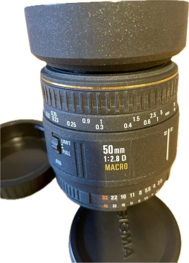 Sigma Nikon Fit 50mm AFD EX f/2.8 true 1:1 macro lens, mint