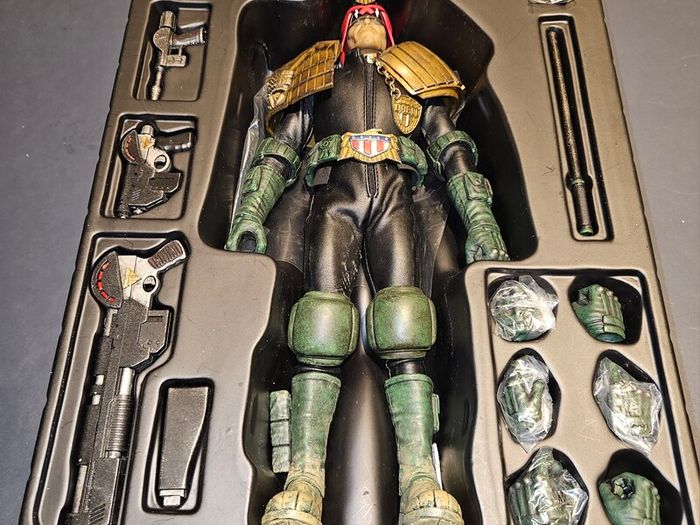 2000AD ThreeA 3A Judge Dredd 1/6 scale figure (damaged)