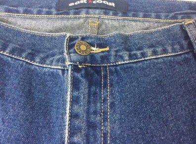 Ladies blue denim plus size jeans size 28L Includes Postage