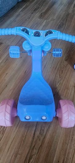 2 x trikes