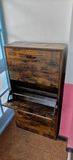 Shoe cabinet