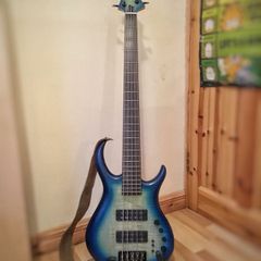 Sire M7 5 string bass