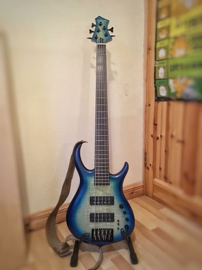 Sire M7 5 string bass