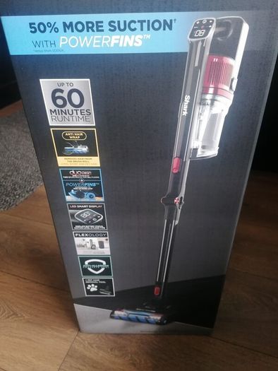 Shark IZ300UKT vaccum cleaner BNIB