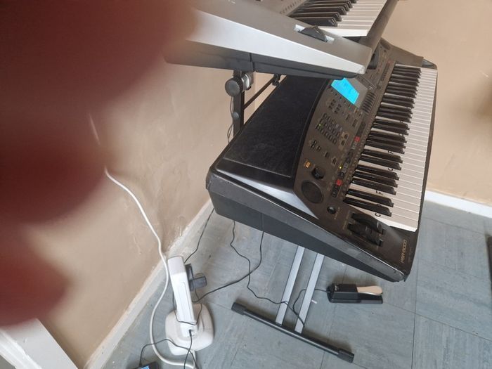 Yamaha PSR 8000 and Yamaha PSR 550 Workstations as Repair Projects or Spares Will Sell Separately