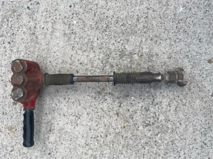 Triple headed scaling hammer