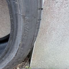 2x Bridgestone tires 225/40/r18