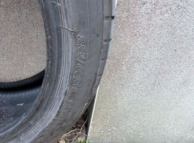 2x Bridgestone tires 225/40/r18