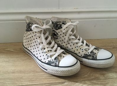 Converse LIMITED EDITION dot White and Black released in 2006