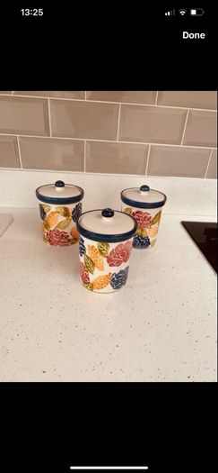 Casserole dish and 5 cannisters
