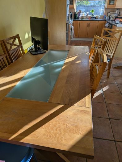 Dining Table and x6 Chairs