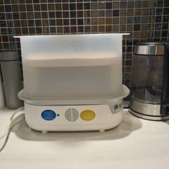 Tommee Tippee Bottle Steriliser and Bottles