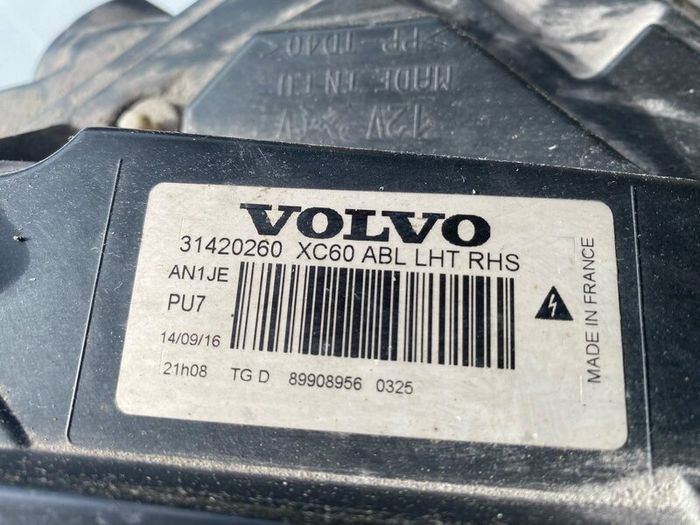 Volvo XC60 xenon headlights