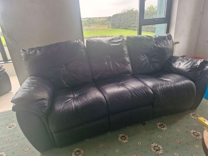 Black Leather 3-Seater Recliner Sofa & 2 Recliner Chairs