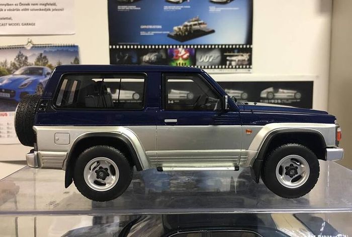 Nissan Patrol Gr Blue Th1 & Silver Kj1 1992 - Very Rare - Ottomobile - 1/18 - New In Box