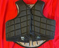 Champion Unisex Kids Titanium Ti22 Body Protector in Black