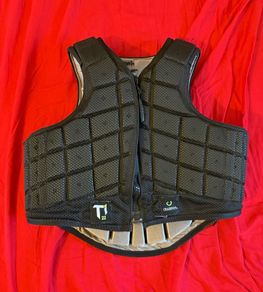 Champion Unisex Kids Titanium Ti22 Body Protector in Black