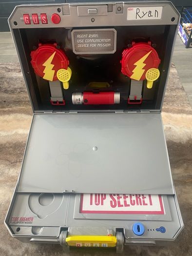 Ryan's World Secret Agent Mystery Case