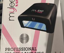Uv Nail Lamp 36w - 3/4 bulbs working.