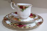 Espresso Trio /Set Royal Albert Old Country Roses Bone China