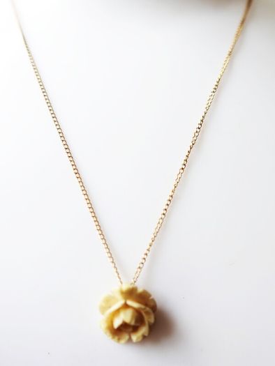 Vintage Dainty Flower Pendant Necklace 1/20 12K Gold Plated . length 16"