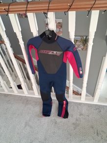 kids wetsuit