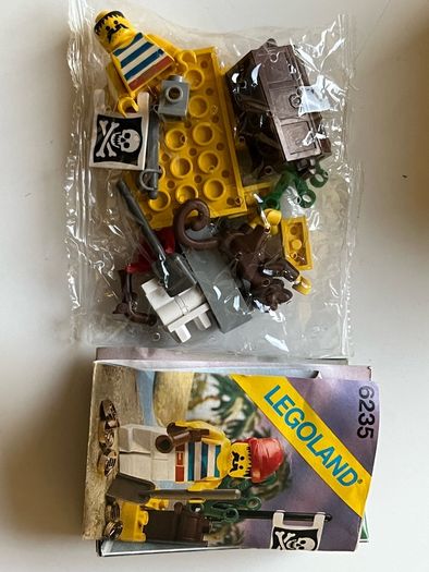 Vintage pirate Lego