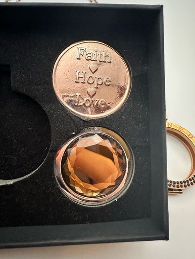 Mi Moneda Type Necklaces