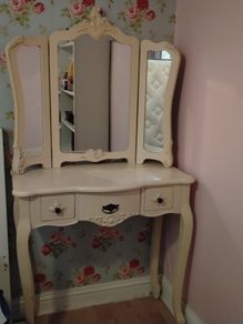 Dressing table with triple mirror and matching chair