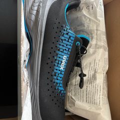 Uvex safety footwear size 10