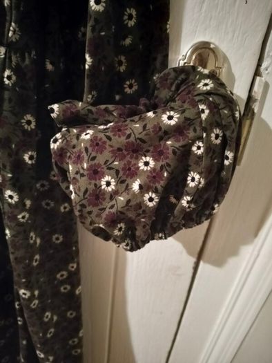 New look Curves mixed floral Dress, round neck long sleeves, green mix floralprint Smock dress  like new