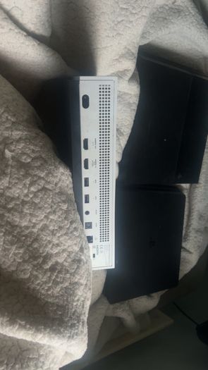 Selling 2 ps4 2 xbox 1's and a wheel set