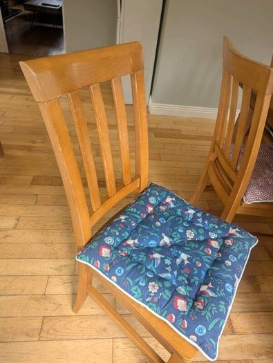 Dining Table & Chairs
