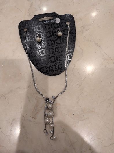 Selection Of Costume  Jewellery  - Necklace.
