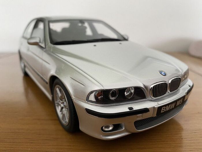 BMW M5 e39 Otto-mobile OT-747 1/18 New in Box