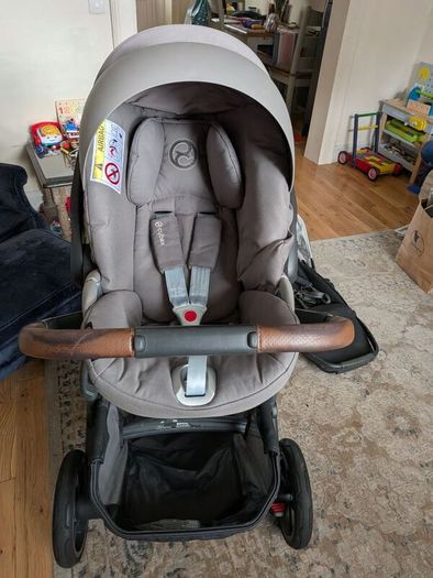 Uppababy Vista V2 Pushchair Frame Carrycot Toddler Seat plus accessories