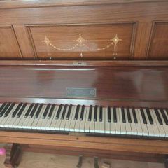 Free Vintage Upright Piano