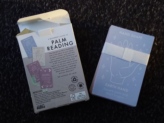 Palm Reading - A Beginner's Guide : Tarot/Oracle Cards