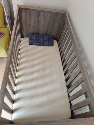 Cot bed
