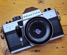Praktica MTL 5 35mm Film SLR Camera with Carl Zeiss Jena Tessar 50mm f/2.8 M42 Lens - 4233