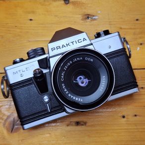 Praktica MTL 5 35mm Film SLR Camera with Carl Zeiss Jena Tessar 50mm f/2.8 M42 Lens - 4233