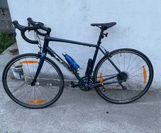 Trek Domane AL 2 Road Bike Excellent Condition with accessories