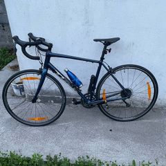 Trek Domane AL 2 Road Bike Excellent Condition with accessories