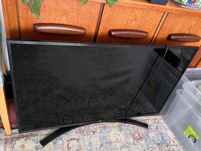43 LG Smart TV Perfect Condition
