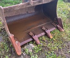 digging bucket