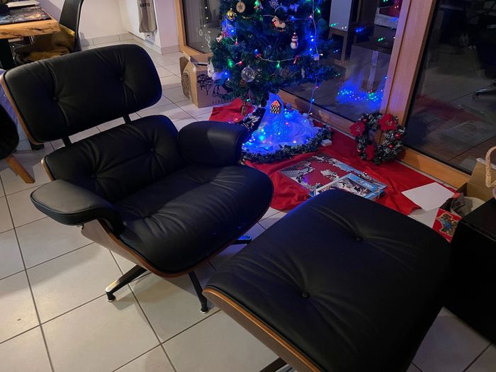 NORMAL B Ashwood Replica Lounge Chair with Ottoman Black Lather