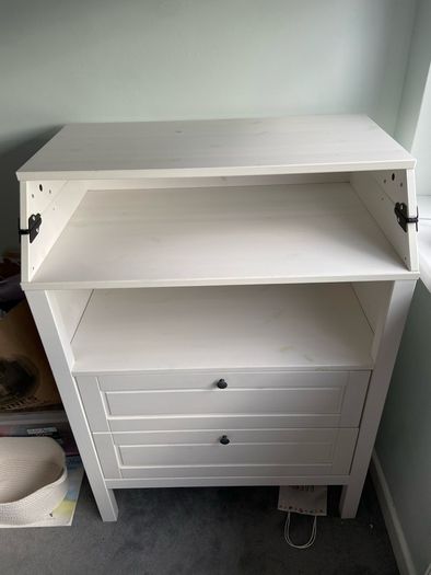 baby changing table