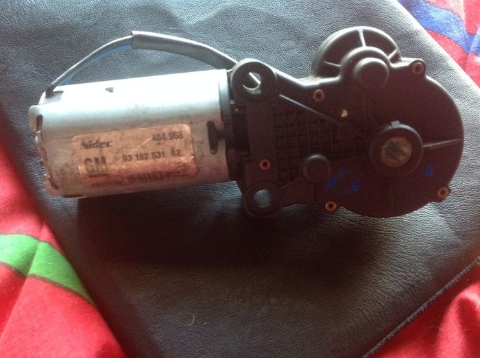 Roof flap shelf motor Opel Tigra 04-09