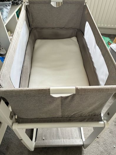 Snuz pod 4 Bedside cot