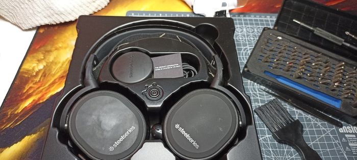 SteelSeries Arctis 9 Headphones - Parts or Repair